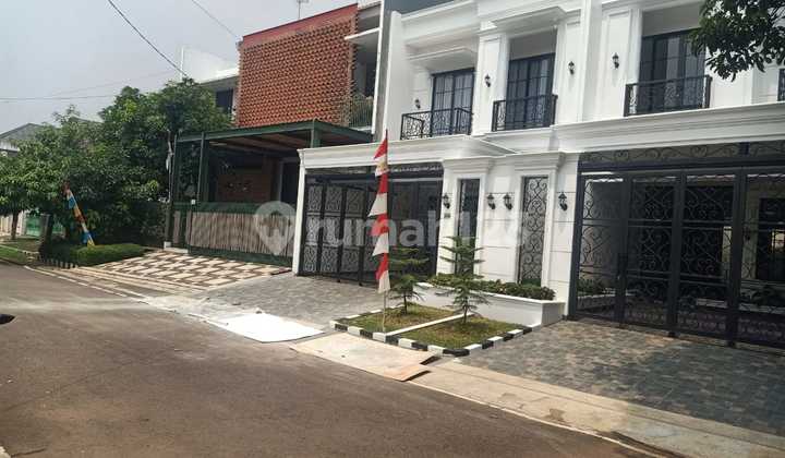 House in Billymon Complex, Pondok Kelapa, Strategic Location. House in Billymon Complex, Pondok Kelapa, Strategic Location.