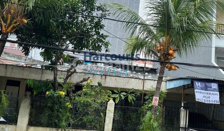 For Sale Old House Land Sale on Jl. Pluit Permai, North Jakarta.