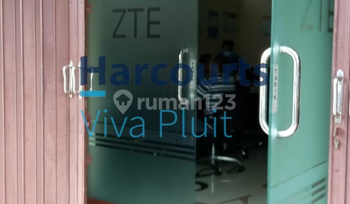 For Rent: Commercial Building on Halmahera Street, East Semarang 1