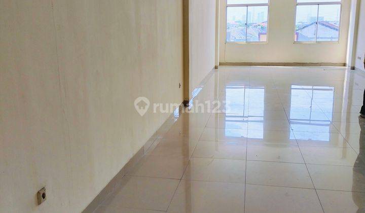 Dijual Ruko Hadap Jalan Green Lake City 1