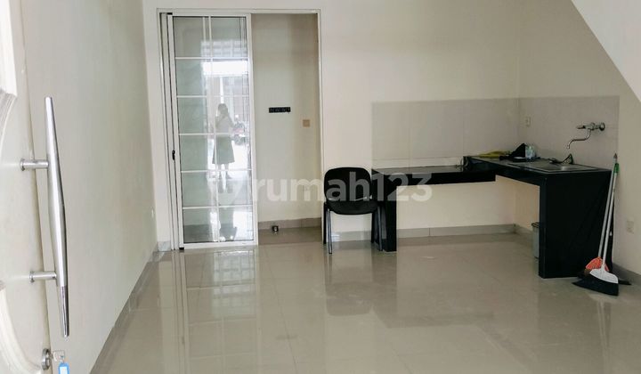 Disewakan Rumah 2 Kamar Kondisi Bagus Green Lake City 2