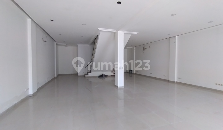 Disewakan 2 Ruko Gandeng Green Lake City Disewakan 2 Ruko Gandeng Green Lake City