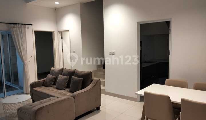 Disewakan Rumah Mewah Riviera At Metland Puri 2