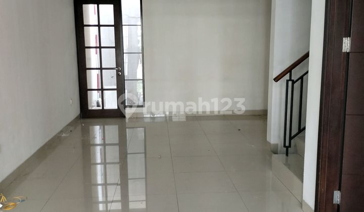 Disewakan Rumah 4 Kamar Cluster East Asia Green Lake City Disewakan Rumah 4 Kamar Cluster East Asia Green Lake City