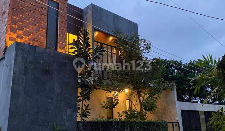 Jual Cepat Rumah Mewah Industrial Cocok Homestay/hunian Dkt Stadion Maguwoharjo