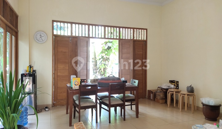 RUMAH HALAMAN LUAS FURNISHED MAGUWOHARJO 5