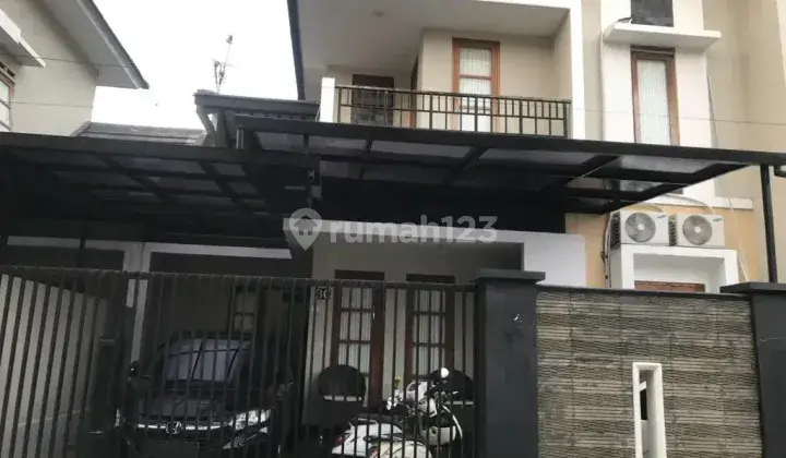 Rumah Tengah Kota Area Seturan Depok Sleman Bisa 2 Mobil 2