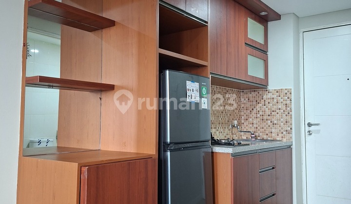 Metro Park Residence studio apartment for rent, furnished. 2