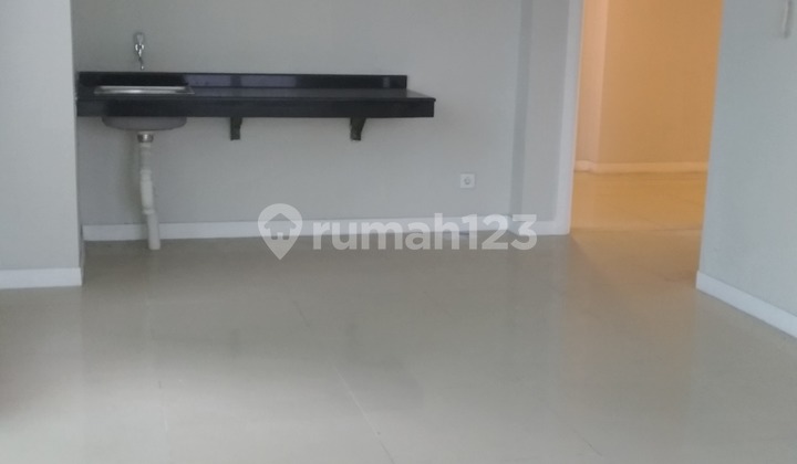 Metrro Park Residence 3-Bedroom Unfurnished Apartment in West Jakarta