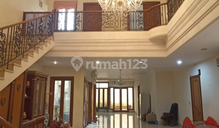 Dijual RUMAH SIAP HUNI, lokasi strategis di MANGGA BESAR jakpus