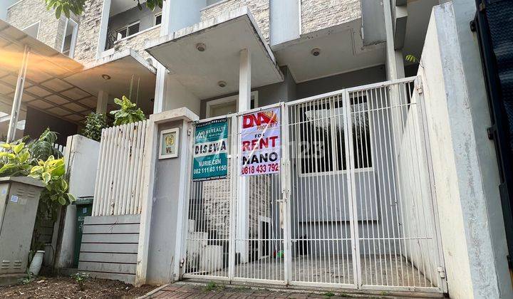 Longbeach Pik Jalan Volendam Rumah 3 Lantai Sudah Renovasi Unfurnished