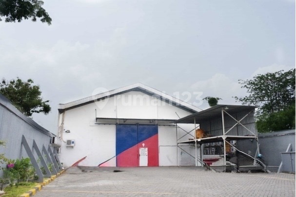 Komersial Strategis Komersial Strategis