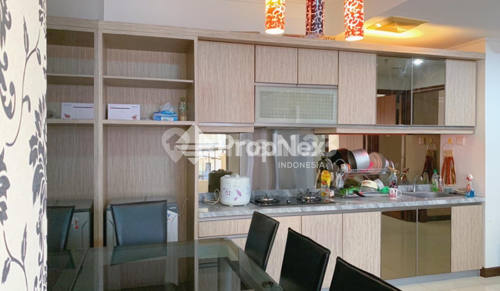 Tower F 19th floor pool view