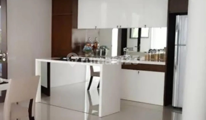 Graha Famili Full Furnish With Swimming Pool 2