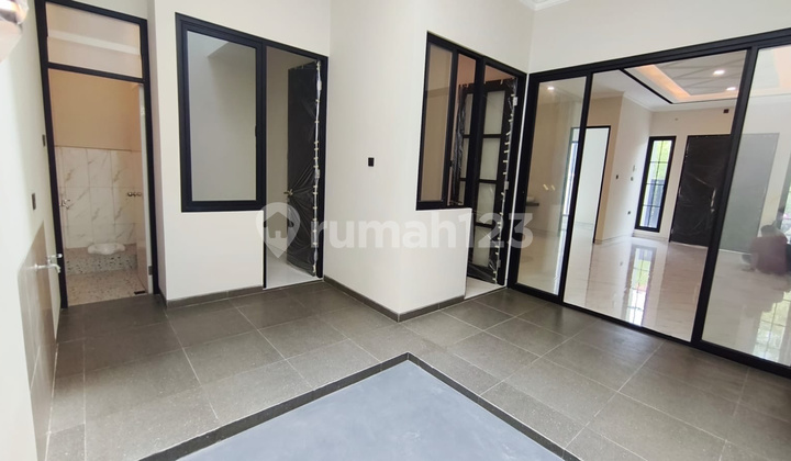 New House Ready to Occupant Araya 2 Galaxy Bumi Permai Surabaya 2