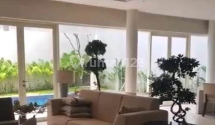 Graha Famili Full Furnish With Swimming Pool Graha Famili Full Furnish With Swimming Pool