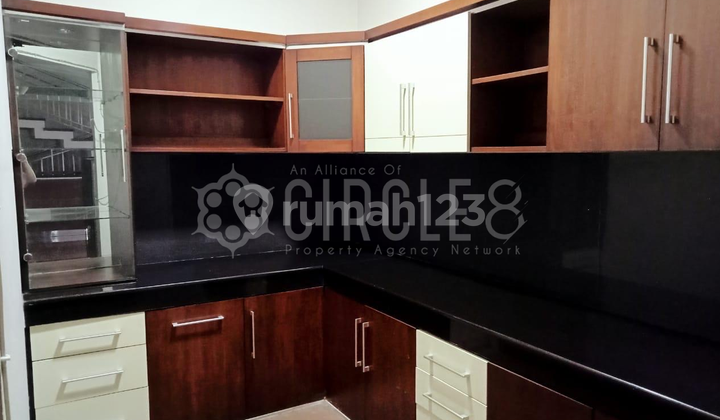 For Rent Rumah Bagus Home Industri Jalan Raya Cihanjuang Bandung For Rent Rumah Bagus Home Industri Jalan Raya Cihanjuang Bandung