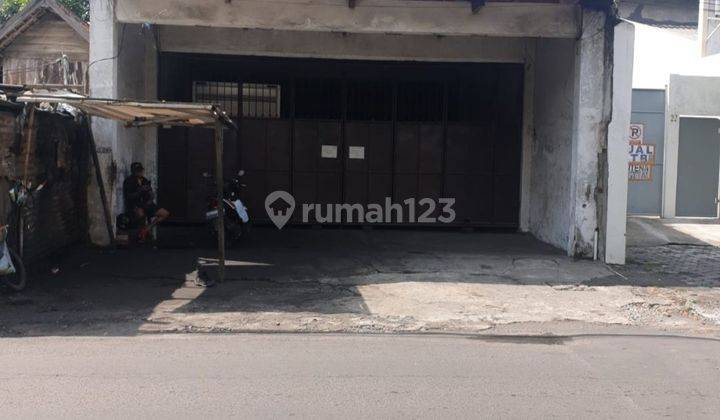 Ruko di Jl.Menur Pumpungan Surabaya SHM Bagus 2