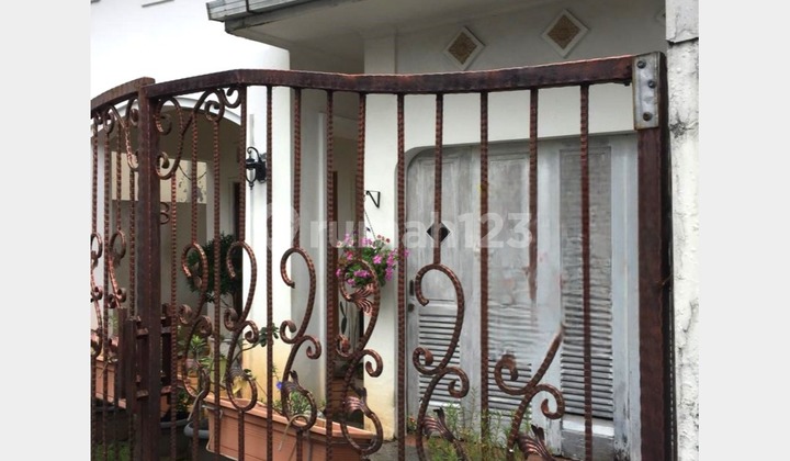 Rumah 2Lt Siap Huni Luas 235M Pulogadung Jakarta Timur