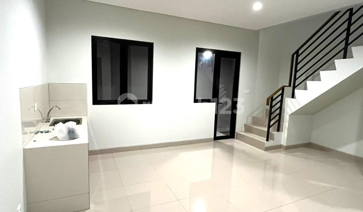 Viola Cluster House 3 floors 6x11 66m type 2 Bedrooms SCG Summarecon Crown Gading 2