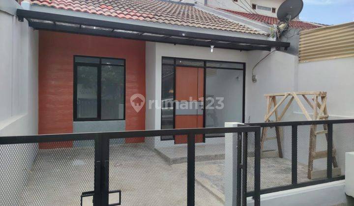 Rumah Baru Minimalis Siap Huni di Taman Kopo Indah  1