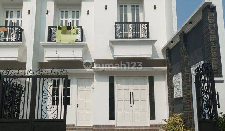 Pondok Bambu Rumah Baru 2 Lantai Hadap Barat Furnished  1