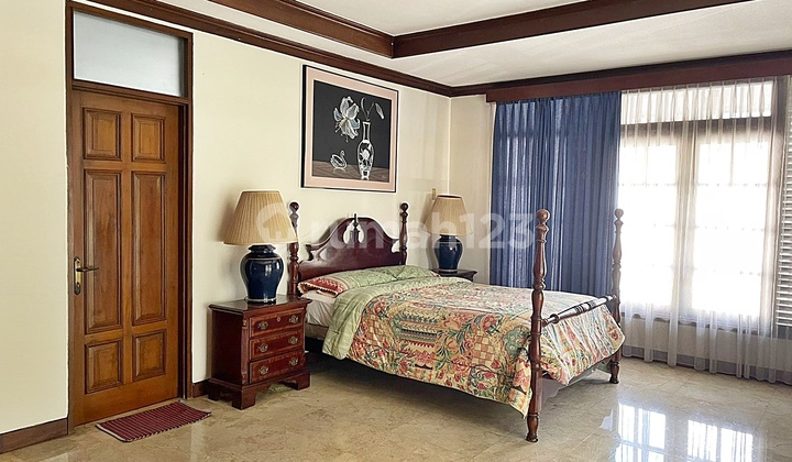 Dijual Rumah Gatot Subroto Di Belakang Hotel Kartika Chandra 9