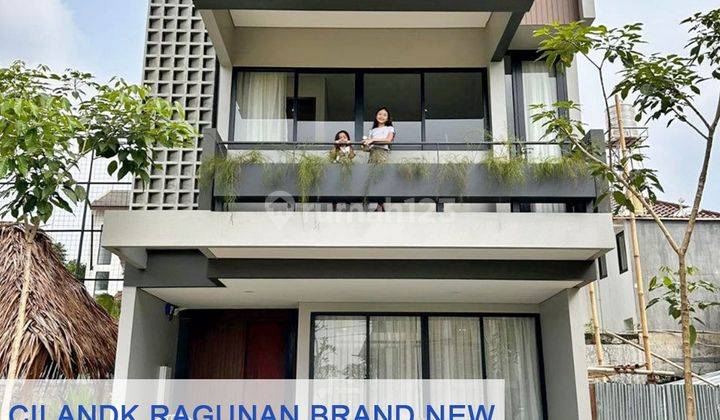 Rumah Baru 3 Lantai di Ragunan Cilandak, Jakarta Selatan 1