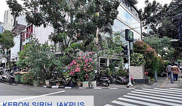 Gedung Perkantoran di Jl. H Agus Salim, Kebon Sirih, Sabang 1