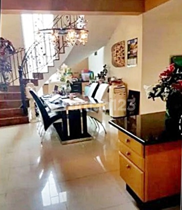 For Sale Quick Elite Complex House on Jl. Veteran, Bintaro 2