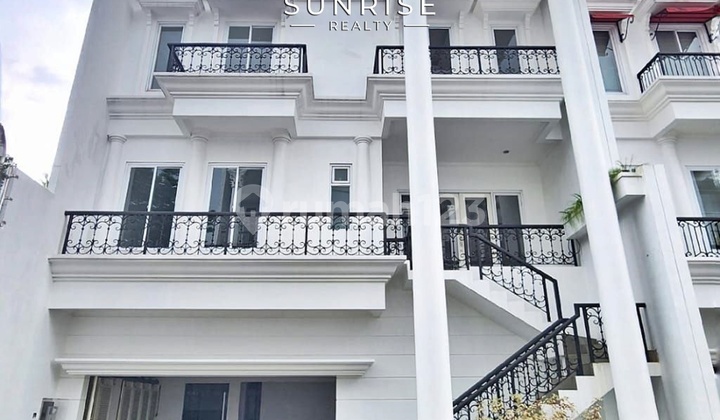 Rumah baru dan Mewah 3 Lantai area Fatmawati, Jakarta Selatan