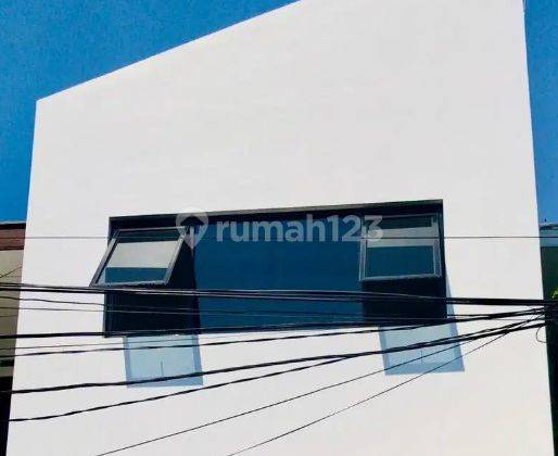 Rumah Minimalis Modern 2 Lt di Jl. Mampang Prapatan, Jakarta Sltn 1