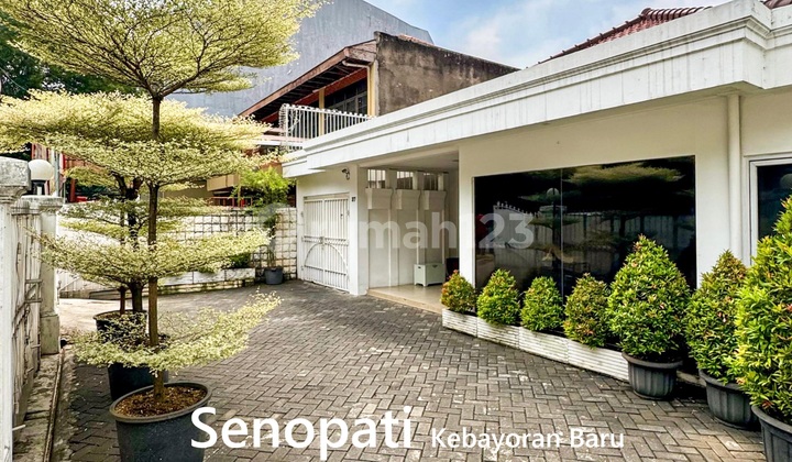 Cocok untuk Klinik atau Kantor..Rumah Komersial area Senopati, Kebayoran Baru