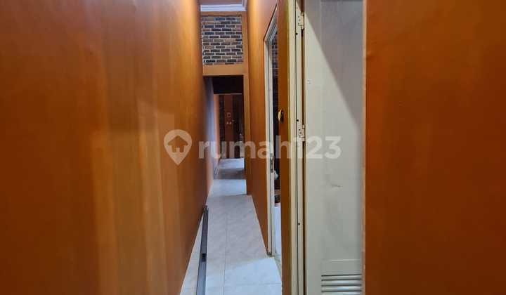 Rumah Gebyoh Jawa Kt 3, Carport 2 Jl. Utama, Srengseng Sawah, Jagakarsa 2