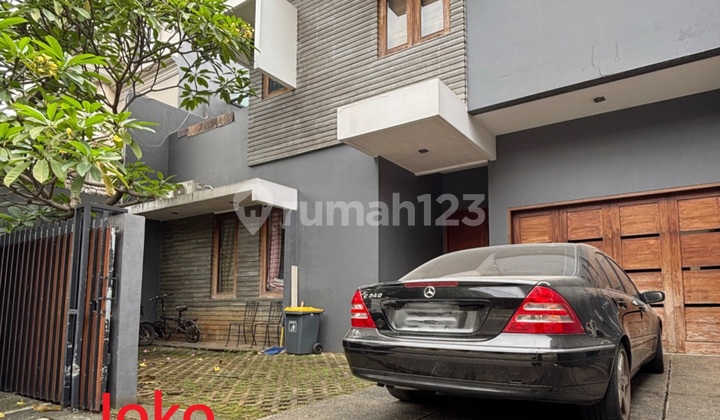Rumah Cantik lingkungan Asri dekat Gandari City, Kebayoran Baru