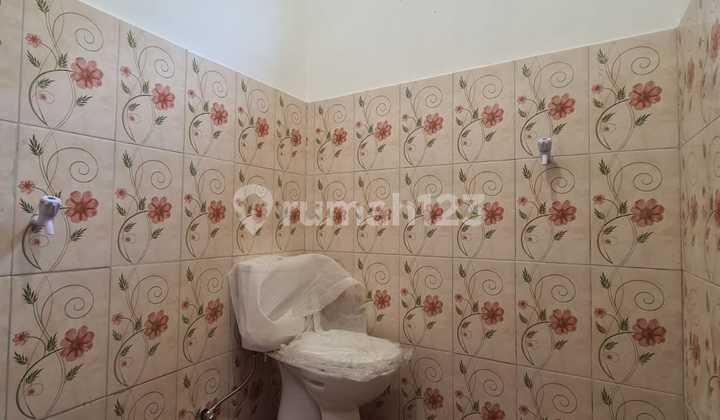 Rumah Gebyoh Jawa Kt 3 Km. 2 Jl. Utama Ii Srengseng Sawah, Jagakarsa 2