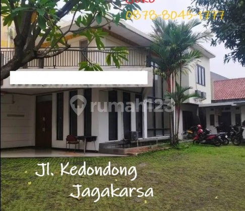 Luxury 2-Story Office House on Kedondong Street, Jagakarsa, South Jakarta Luxury 2-Story Office House on Kedondong Street, Jagakarsa, South Jakarta