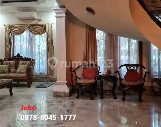 Classic Modern Luxury House near Tip-Top Rawamangun, East Jakarta 2