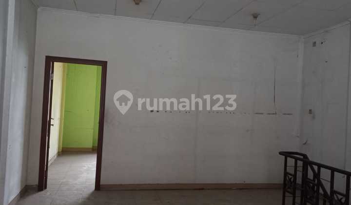 Disewakan Ruko 3 lantai di Boulevard Hijau Harapan Indah Bekasi 2