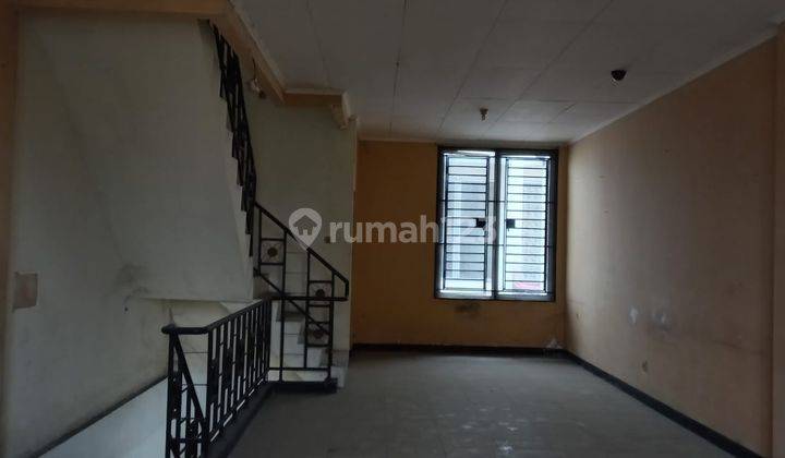 Disewakan Ruko 3 lantai di Boulevard Hijau Harapan Indah Bekasi 4