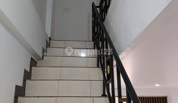 Disewakan Ruko 3 lantai siap pakai, Cocok buat kantor, coffee shop di Boulevard Harapan indah Bekasi 1