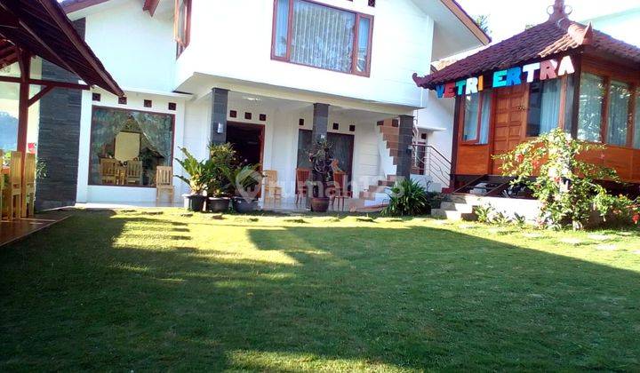 Rumah Villa Plus Cafe di Sindanglaya Arcamanik Bandung 1