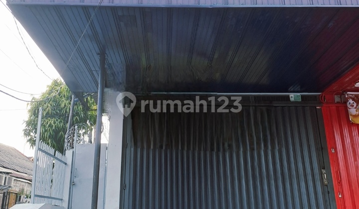 Strategic L-Shaped Shop House in Jatinegara, East Jakarta Strategic L-Shaped Shop House in Jatinegara, East Jakarta