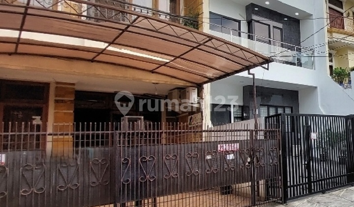 Dijual Rumah Strategis di Gading Indah Kelapa Gading 
Jakarta