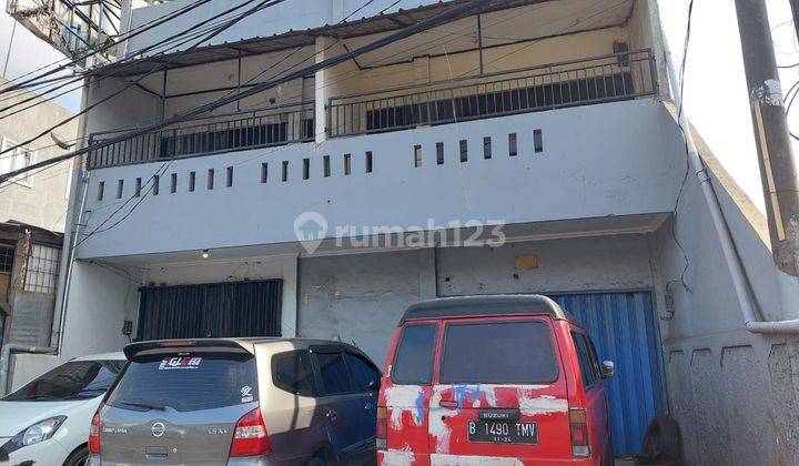 Disewakan Ruko Strategis 3 Lantai Jalan Utama di Jatinegara 1