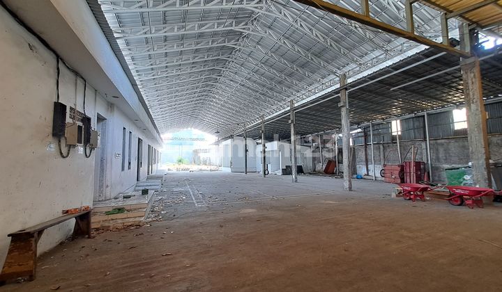 For Sale Ready-to-Use Warehouse, Wide and Long in Koja, Jakarta