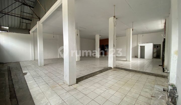 Spacious Good Ruko in Jatinegara, East Jakarta, Strategic Location 2
