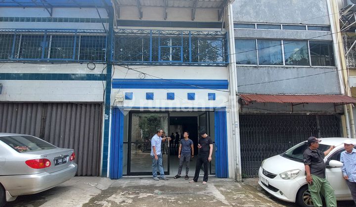 For Rent Ready-to-Use 4-Story Shop House in Bandengan, Jakarta