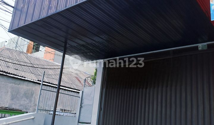 Strategic L-Shaped Shop House in Jatinegara, East Jakarta Strategic L-Shaped Shop House in Jatinegara, East Jakarta