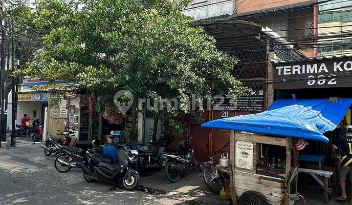 Strategic Shop House Ready to Occupy for Sale in Mangga Besar, West Jakarta